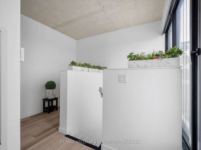 PH807 - 7 Smith Cres