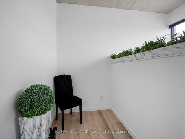 PH807 - 7 Smith Cres