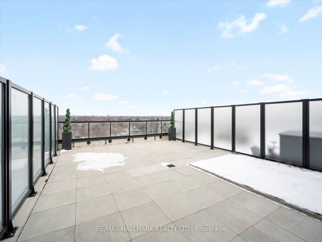 PH807 - 7 Smith Cres