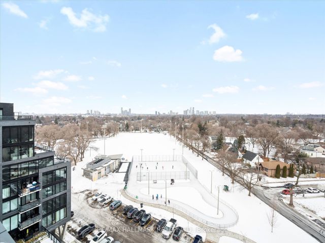 PH807 - 7 Smith Cres