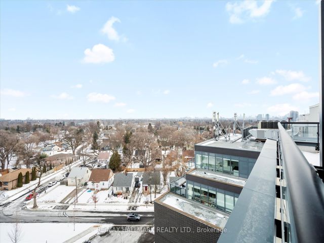 PH807 - 7 Smith Cres