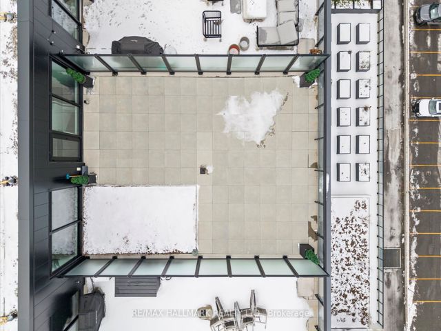 PH807 - 7 Smith Cres