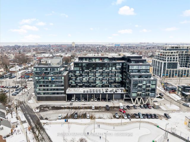 PH807 - 7 Smith Cres
