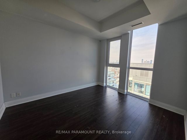 1410 - 15 Zorra St