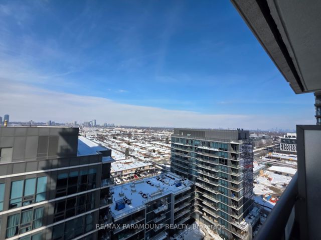 1410 - 15 Zorra St