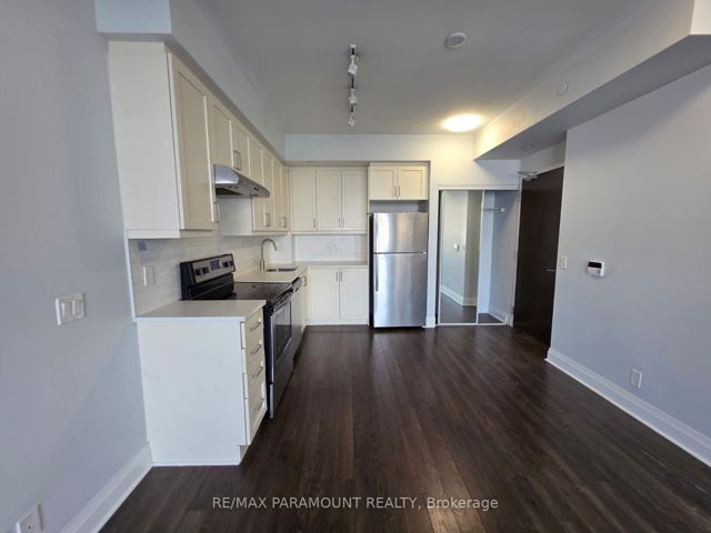 1410 - 15 Zorra St