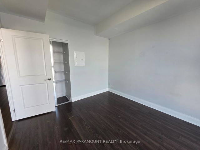 1410 - 15 Zorra St
