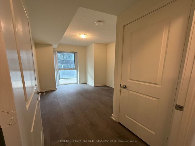 611 - 38 Annie Craig Dr