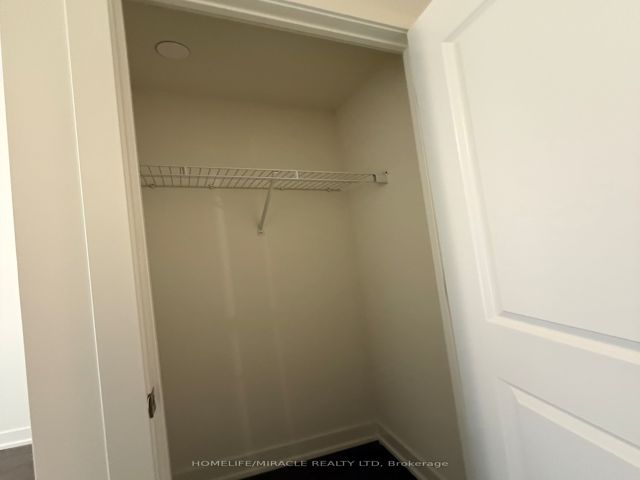 611 - 38 Annie Craig Dr