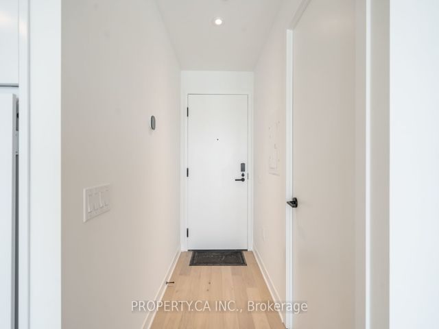 407 - 2625 Dundas St W