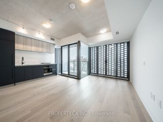 407 - 2625 Dundas St W