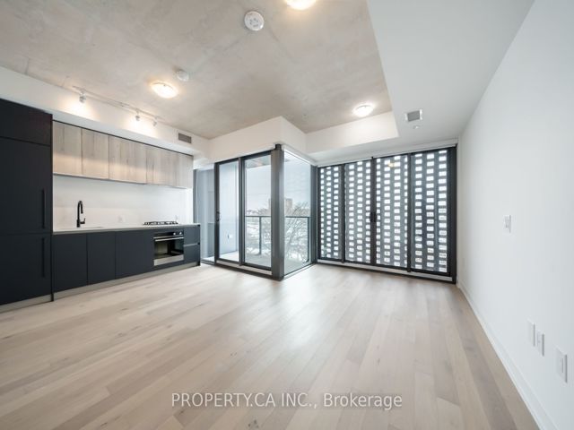 407 - 2625 Dundas St W