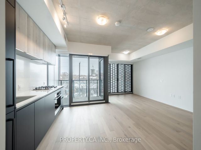 407 - 2625 Dundas St W