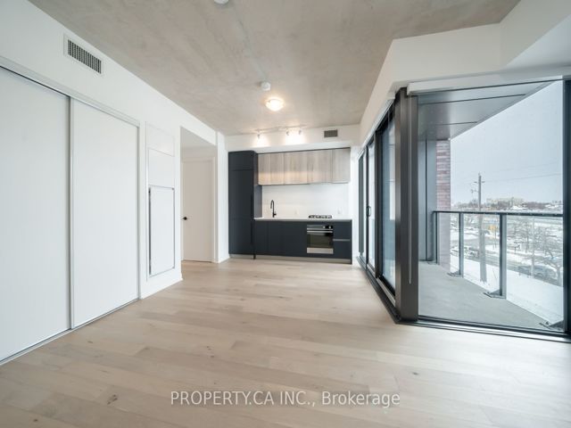 407 - 2625 Dundas St W