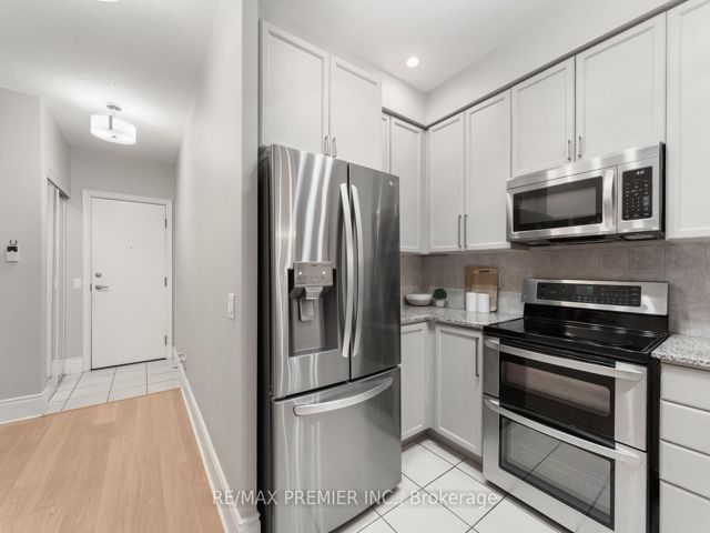 129 - 5233 Dundas St