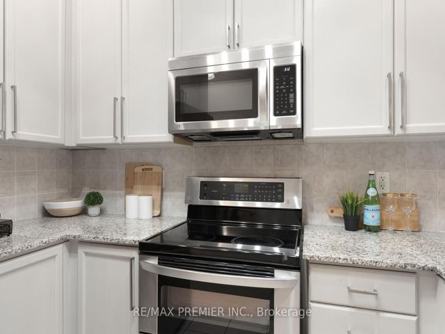 129 - 5233 Dundas St
