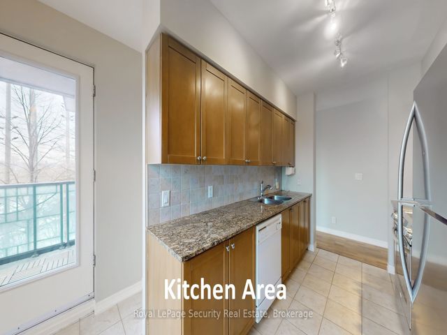 #204 - 38 Fontenay Crt