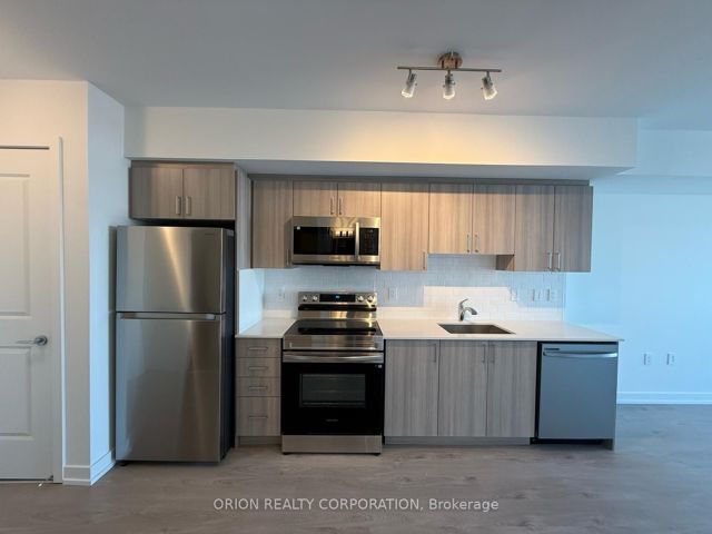715 - 556 Marlee Ave
