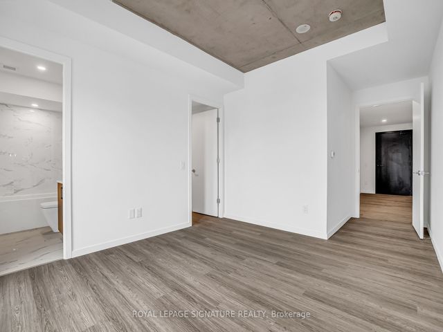 214 - 689 The Queensway