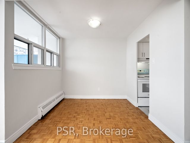 1211 - 1442 Lawrence Ave W