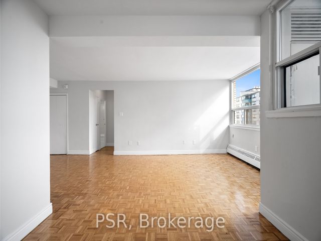 1211 - 1442 Lawrence Ave W