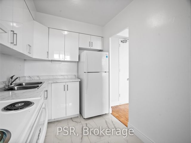 1211 - 1442 Lawrence Ave W