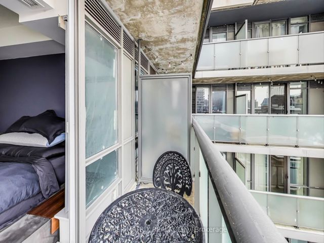 618 - 20 Joe Shuster Way
