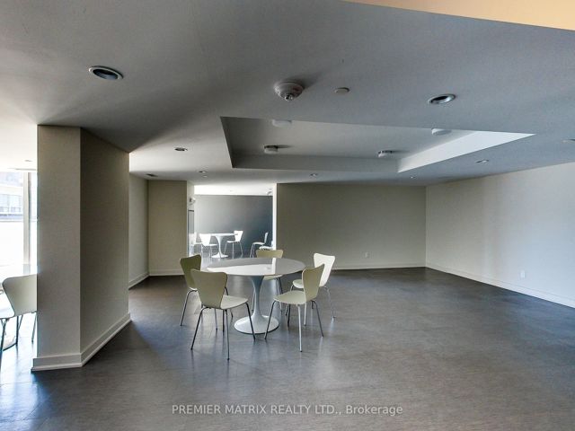 618 - 20 Joe Shuster Way