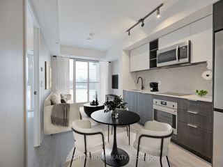 421 - 36 Zorra St