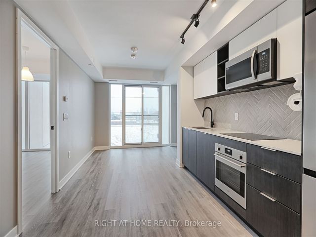 421 - 36 Zorra St