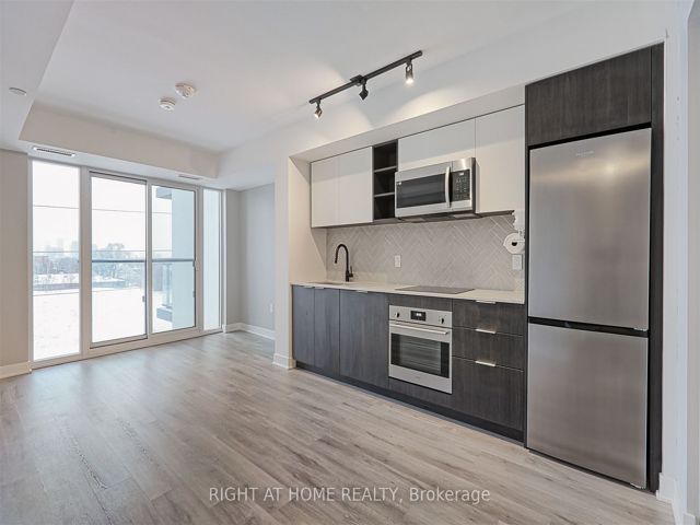 421 - 36 Zorra St