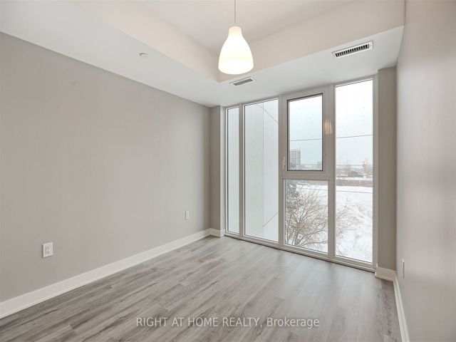 421 - 36 Zorra St