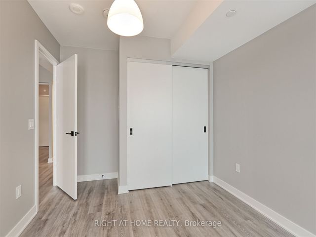 421 - 36 Zorra St