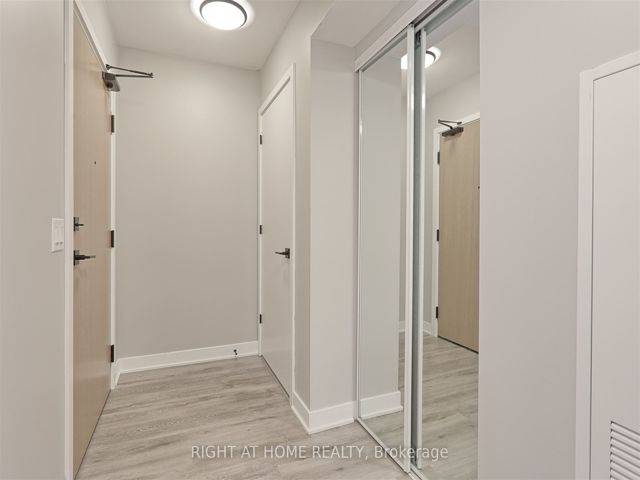 421 - 36 Zorra St