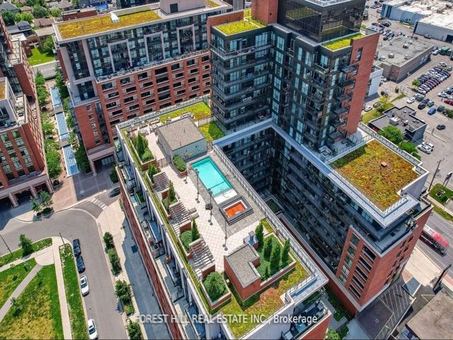 208 - 3091 Dufferin St