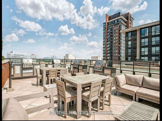 208 - 3091 Dufferin St