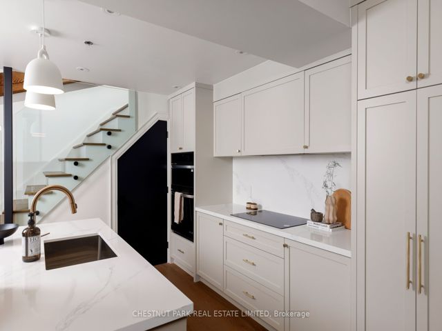 309 - 384 Sunnyside Ave