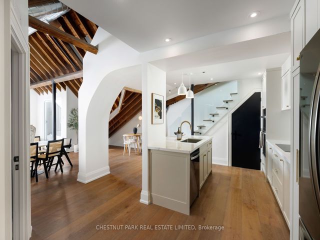 309 - 384 Sunnyside Ave