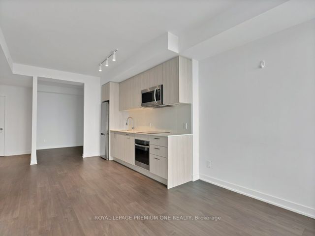 2701 - 1926 Lake Shore Blvd W
