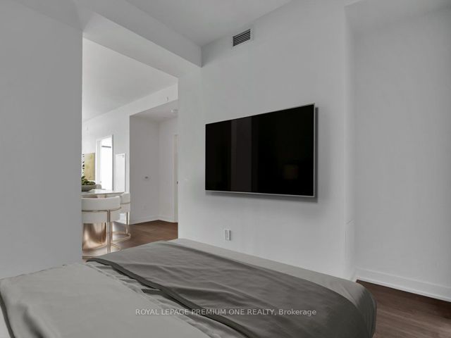 2701 - 1926 Lake Shore Blvd W