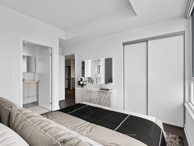 2701 - 1926 Lake Shore Blvd W