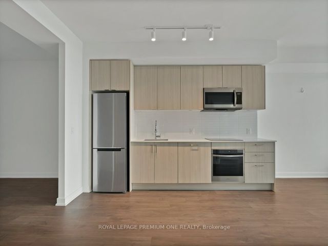 2701 - 1926 Lake Shore Blvd W