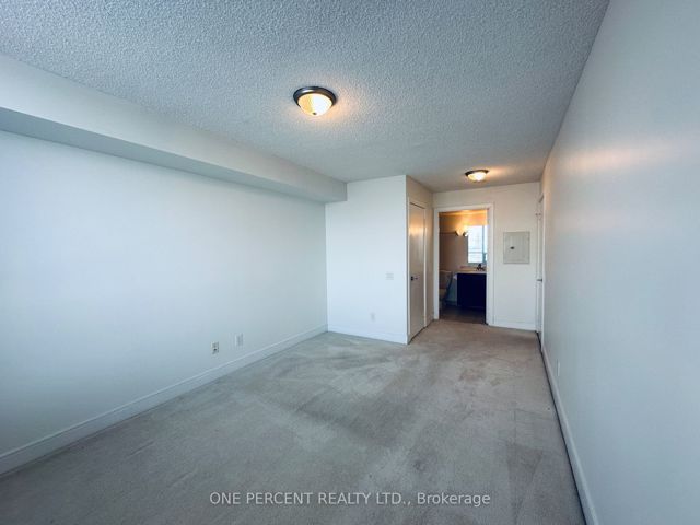 1050 - 25 Viking Lane