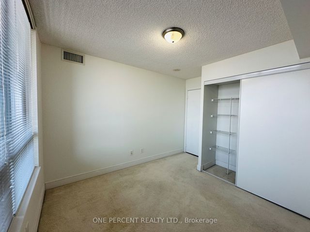 1050 - 25 Viking Lane