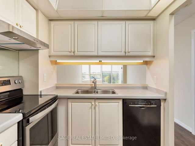 807 - 1 Aberfoyle Cres