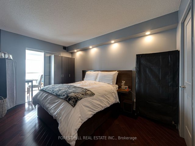707 - 2267 Lakeshore Blvd W