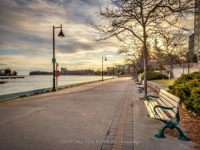 707 - 2267 Lakeshore Blvd W