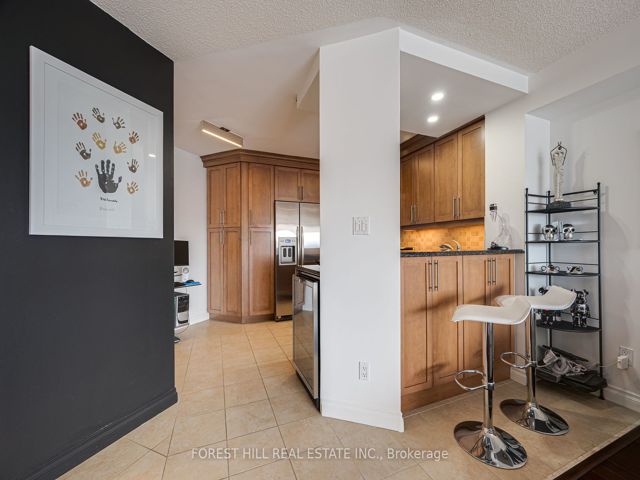 707 - 2267 Lakeshore Blvd W