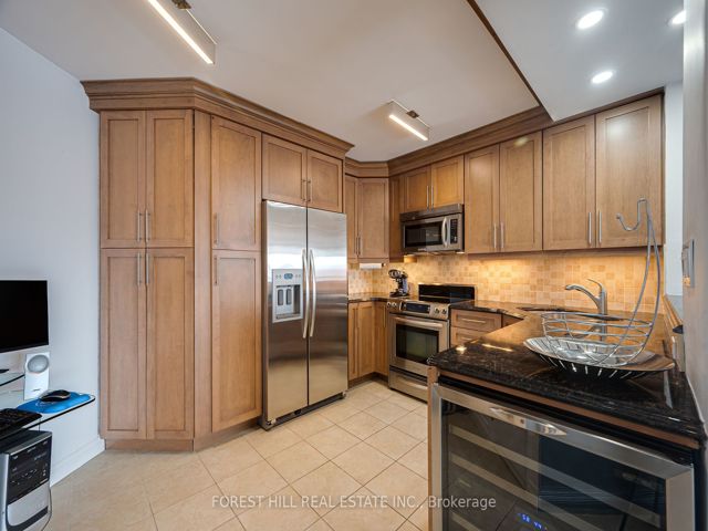 707 - 2267 Lakeshore Blvd W
