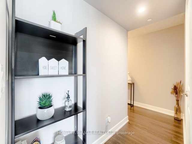 1324 - 2 Eva Rd